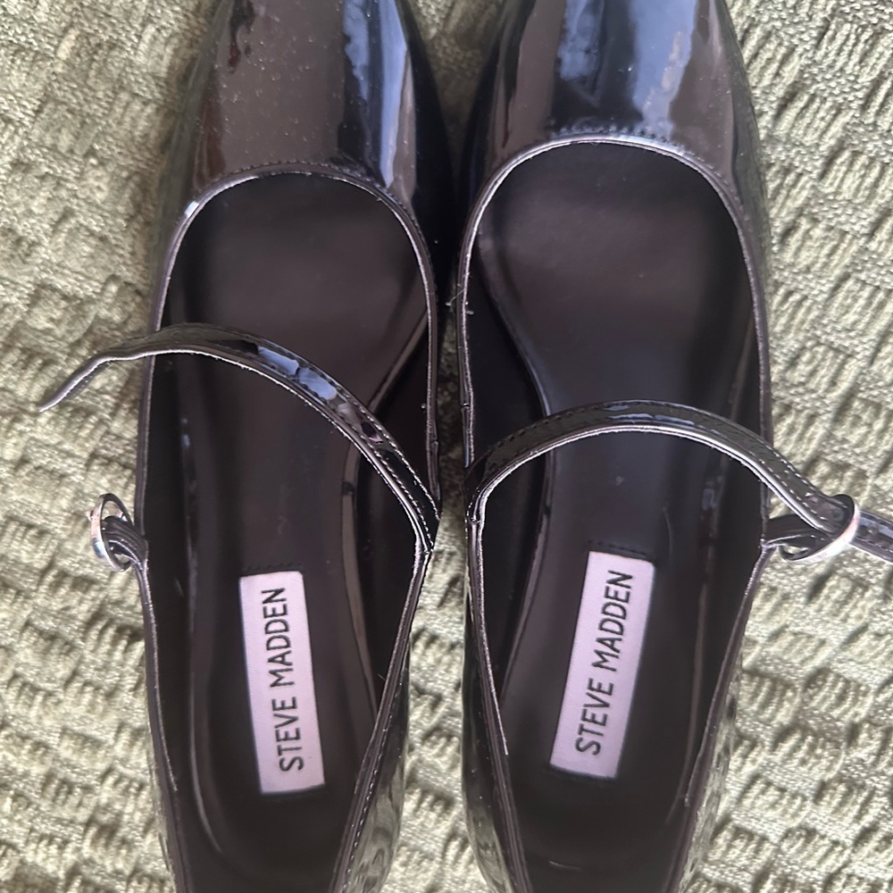 Steve Madden Glossy Black Mary Jane Flats